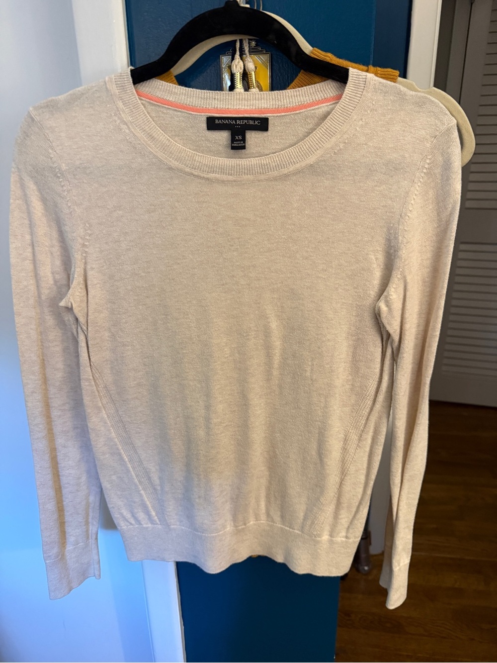Banana Republic Light Cream Scoopneck Sweater